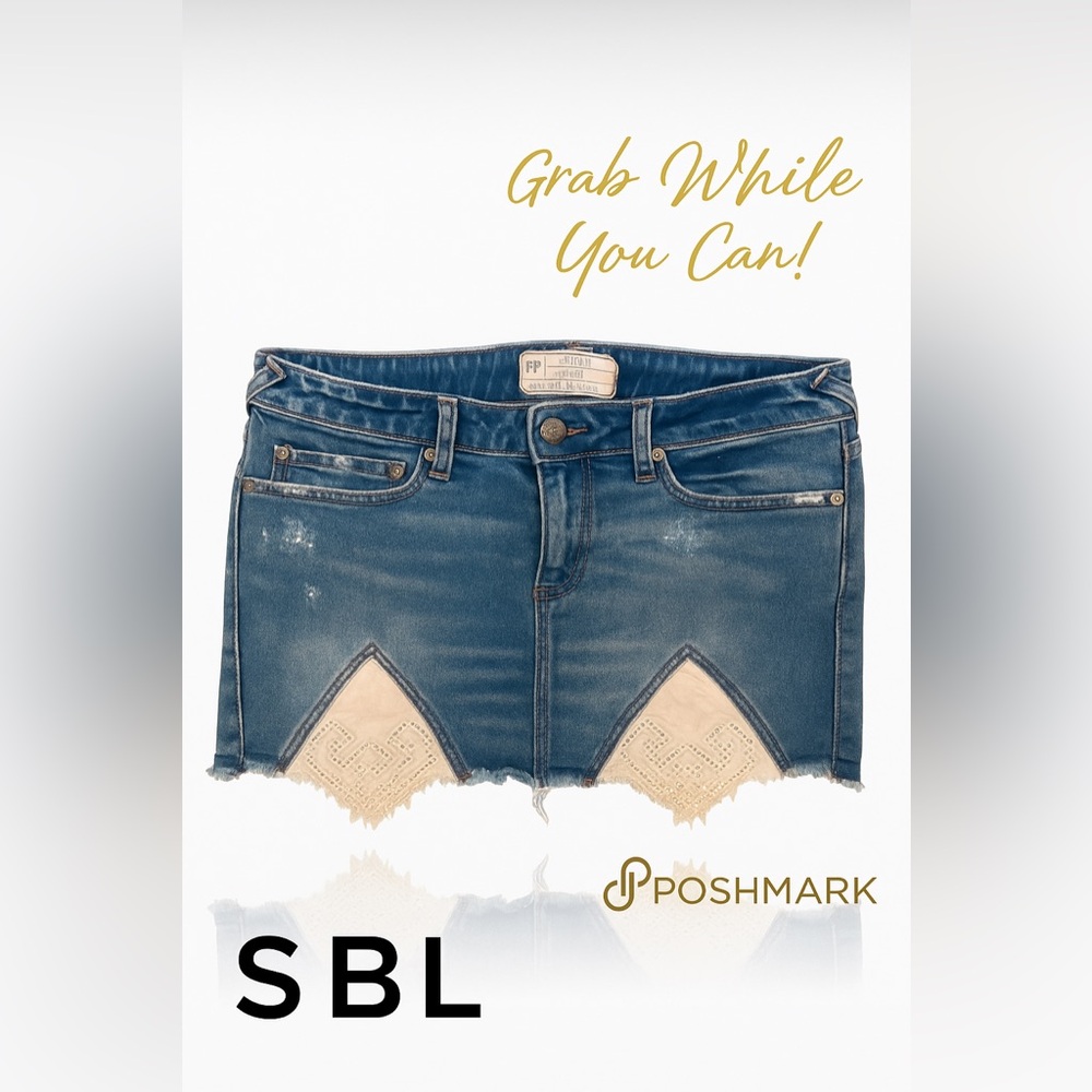 🩵 Free People Button-Front Denim Mini Skirt (Size 6)